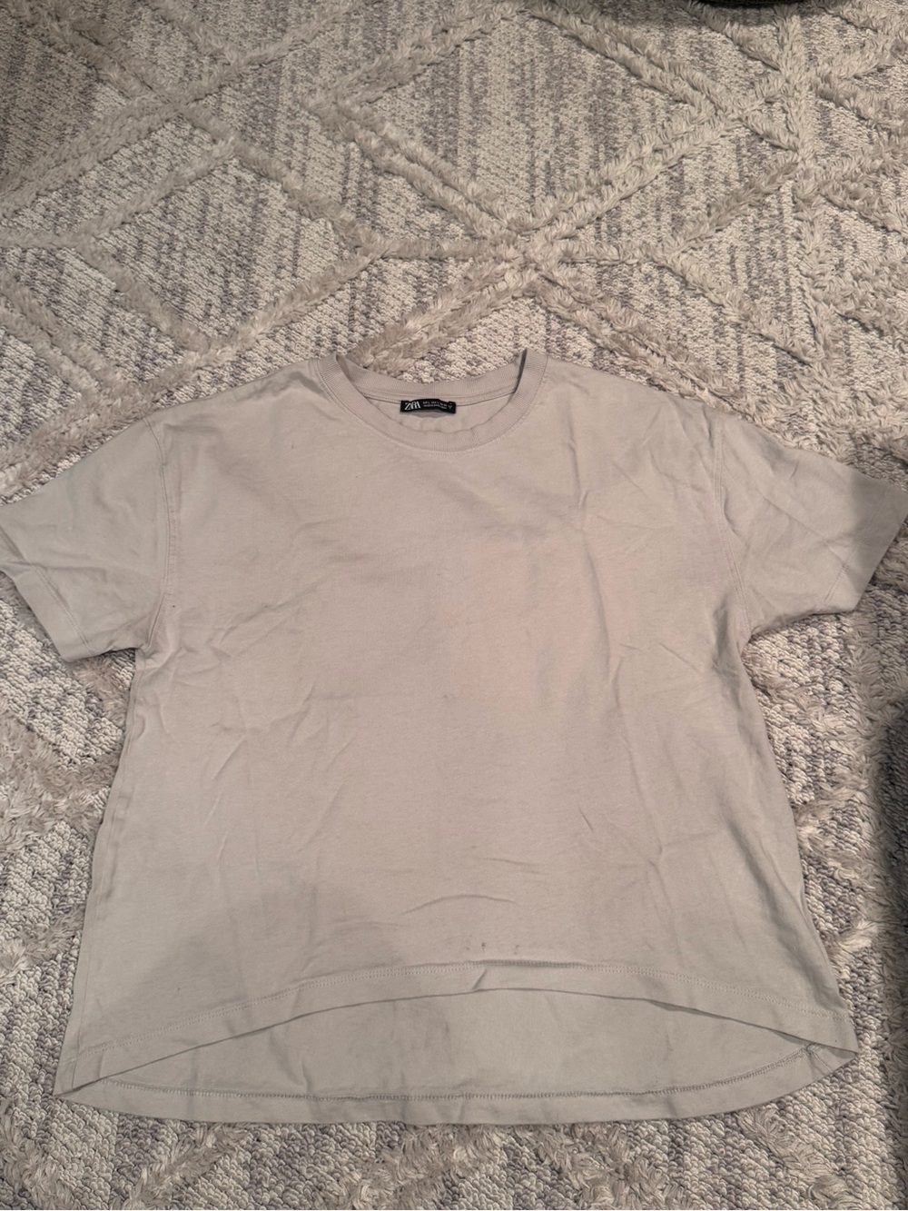 Zara women’s Light Gray Crewneck T-Shirt relaxed fit size L
